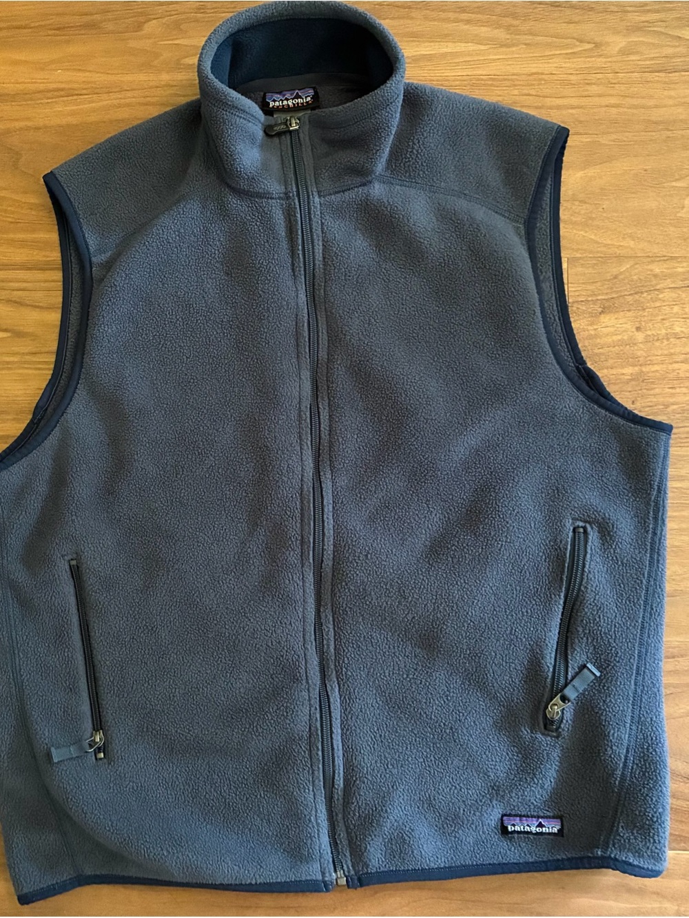 Patagonia Men’s Dark Gray Fleece Vest - Full Zip